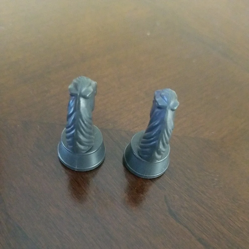 Radio Shack Chess Champion 2150L Replacement‎ Parts Dark Set Of 2 Knights